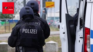 Offene Haftbefehle Hunderte Gewalttäter Terroristen und Fanatiker laufen frei herum [upl. by Eiramanitsirhc]