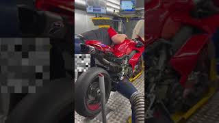 Ducati V4s dyno run Akrapovic 4Ucite exhaust system and print out 224bhp at Peter Hickman Racing [upl. by Siesser979]