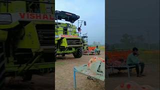 MP soyabean season di subha shorts1 combine harvester tractor trending combinemachine [upl. by Nnylecoj]