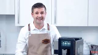 Viktor testet die neue Maestosa  DeLonghi Deutschland [upl. by Zehc875]