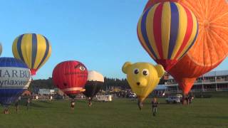 Heißluftballon fahren auf der Warsteiner Montgolfiade 2015 [upl. by Yentrok]