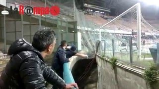 NAPOLI  JUVE URINA SUI TIFOSI JUVENTINI [upl. by Bevus]