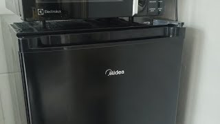 Frigobar Midea 124l black piano como geladeira principal😱 [upl. by Wicks]