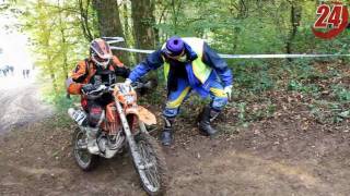 Brüllende Motoren beim EnduroRennen [upl. by Ehcnalb]