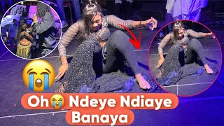 La chute de ndeye ndiaye banaya en plein show [upl. by Loziram]