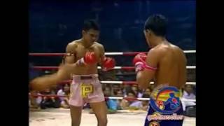 Namkabuan Nongkipahuyut vs Ole Kiatwanway 2 different fight  Oct 13 1993 [upl. by Goldberg]