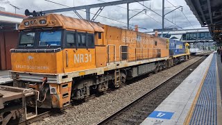 280924 1829 passing Lidcombe [upl. by Htir]