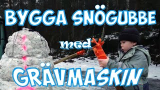 Bygga snögubbe med GRÄVMASKIN [upl. by Geoffry81]