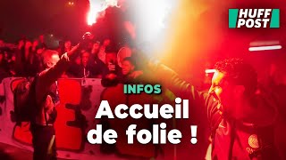 L’accueil nocturne bouillant des supporters du PSG à leurs joueurs après le clasico [upl. by Tullius]