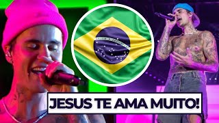 Justin Bieber faz oração pelo Brasil e evangeliza multidão do Rock in Rio quotEle é o nosso salvadorquot [upl. by Anyela861]