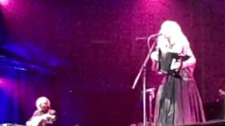 Loreena McKennitt en spectacle [upl. by Kapoor]