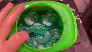 Gain Flings Laundry Detergent Soap Pacs with Odor Defense Super Fresh Scent Review [upl. by Abehsat]