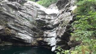 Klippenspringen Maggia Brontallo  22m [upl. by Aimet]