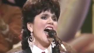 Linda Ronstadt  La Charreada 1989 live performance [upl. by Anovahs]