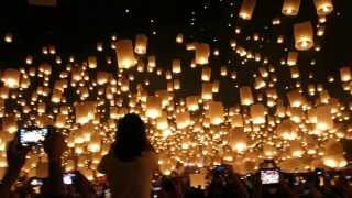 Releasing the Lanterns at Maejo Temple  Loy Krathong  Chiang Mai Thailand  November 16th 2013 [upl. by Nnyrb]