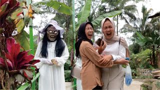 Video lucu  BERTEMU HANTU KUNTILANAK [upl. by Clerissa]