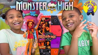 OPENING the Monster High Skulltimate Secrets Neon Frights Toralei [upl. by Farwell525]