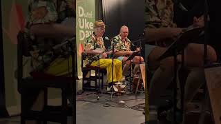 The Coconut Knackers met ameland op banjolele en ukulele [upl. by Hsinam]