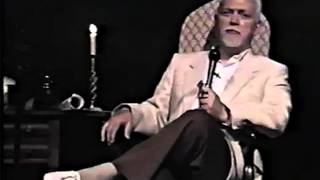 Robert Anton Wilson  The Vatican  Cocaine  CIA connection [upl. by Johppah]