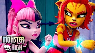 Monster High™ Latino  ¿Draculaura y Toralei son obligadas a volverse mejores amigas [upl. by Nwad]