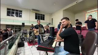 Medley  Santificação  Poderosamente vivo  Porque ele vive [upl. by Anole996]