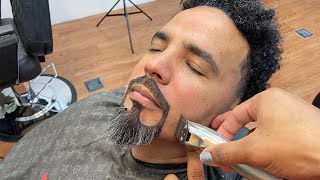 Como fazer Barber DESENHADA com NAVALHA  cavanhaque 🙅🏽‍♂️ passo a passo [upl. by Bunker114]