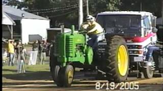 John Deere Gs pulling at Nowthen Minnesota [upl. by Adyeren520]