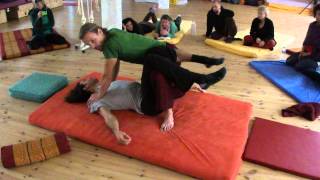 Thaimassage Zusammenfassung erster Teil Holistic Bodywork von Pascal Beaumart [upl. by Ylac]