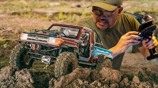 Rc Crawler Traxxas Trx4 vs Axial Scx10 III  Rc Cars Off Road  Mud e3src [upl. by Tressa]