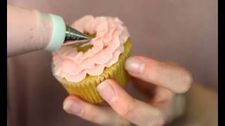 How to decorate cupcakes  Cup and cakes [upl. by Semreh]