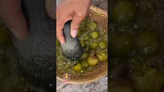 Carne de puerco en salsa verde [upl. by Atik]