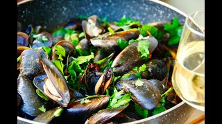 MY EASY MOULES FRITES RECIPE  Món ăn Pháp  Vẹm xanh ăn cùng khoai tây chiên [upl. by Agan983]