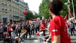 DEFILE PARIS 1ER MAI 2011 1 Batucada Del Mundo [upl. by Iverson]