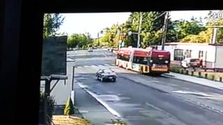 Listener catches King County Metro bus running red light [upl. by Pancho]