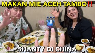 AJAK KELUARGA CHINA MAKAN MIE ACEH DI INDONESIA SAMPAI NAMBAH TERUS ‼️🤤 [upl. by Kcid]