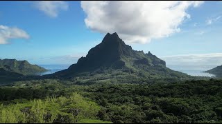 Su e giù con il drone per Moorea  Polinesia Francese [upl. by Llenroc]