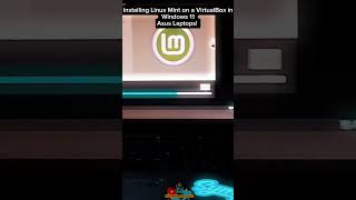 Installing Linux Mint linux [upl. by Pazice]