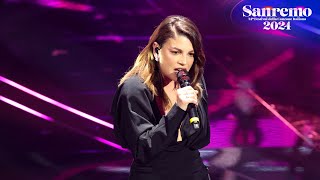 Sanremo 2024  Emma canta quotApneaquot [upl. by Suirada260]