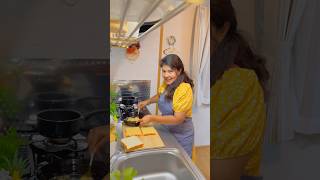 මෙයාගේ අමුතු අමුතු කෑම අනේ🤤🥪Egg Sandwich shorts eggsandwich viral trending asmr food bread [upl. by Brechtel672]