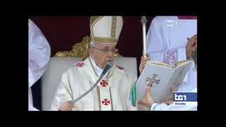 Il momento della canonizzazione dei due Papi  Papa Giovanni Paolo II e Papa Giovanni XXIII Santi [upl. by Trauts]