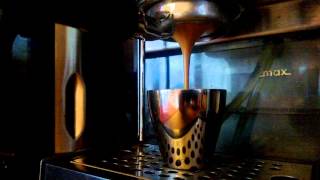 Gaggia Classic  Iberital MC2 Espresso shot [upl. by Ahsenhoj]