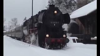 52 8079 kämpfte sich im Februar 2010 im Bahnhof Schlettau durch die Schneemassen [upl. by Ynffit965]