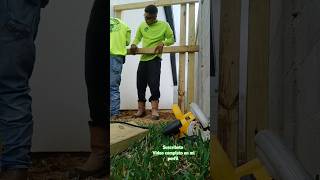 Barroteando para hacer una puerta construction video viralvideo viralshorts madera [upl. by Blayze247]