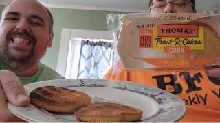 Thomas ToastRCakes Corn Review 🌽🌽🌽 [upl. by Netnilc]