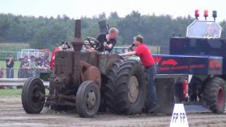 Lanz Bulldog  Edewecht 2011 Tractor Pulling [upl. by Nosinned]