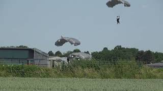 Fallschimspringer vom NH90 beim Tag der Bundeswehr 2023 in Bückeburg [upl. by Pitzer984]