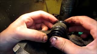 TUTO 24 changer plaquettes sur étrier Bendix replace front brake pads and restore caliper [upl. by Harris324]