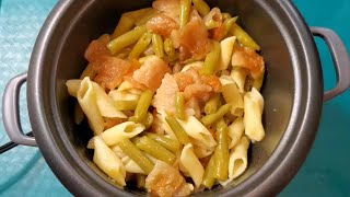 1 Pot Rice Cooker Cooking Pork Rinds and Pasta [upl. by Donaugh]