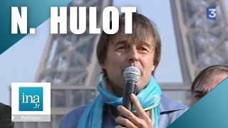 Nicolas Hulot quotDes milliers de personnes au Trocadéro pour la planètequot  Archive INA [upl. by Ellehciram]