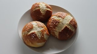 Laugenbrötchen Rezept zum selber machen  Kochnoob [upl. by Amadus929]